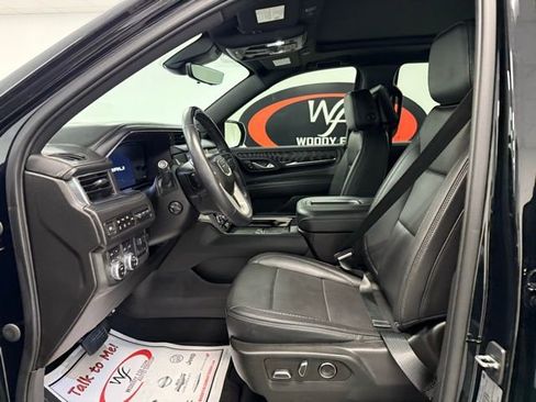 Used 2023 GMC Yukon Denali w/ Denali Reserve Package image 11