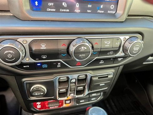 Used 2023 Jeep Wrangler Unlimited Rubicon 4xe image 36