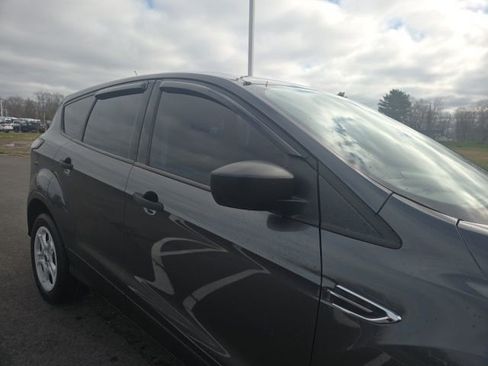 Used 2017 Ford Escape S image 5