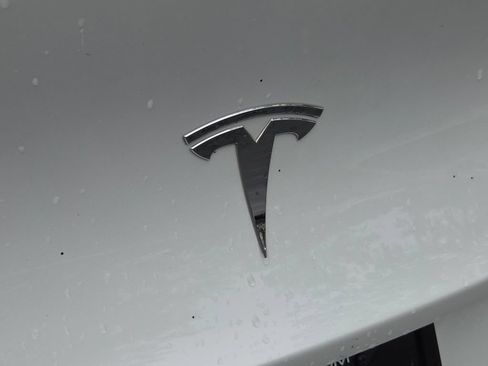 Used 2023 Tesla Model Y Long Range AWD/4WD image 17