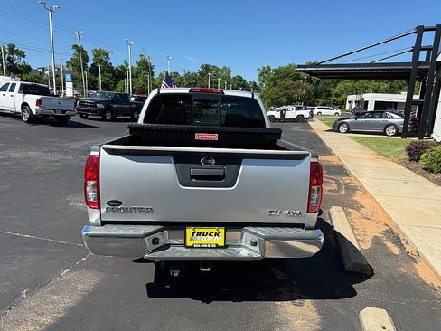 Used 2018 Nissan Frontier SV AWD/4WD image 4