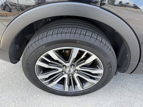 Used 2019 Ford Explorer Platinum image 27