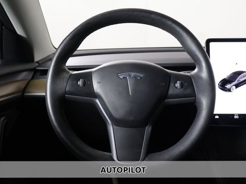 Used 2023 Tesla Model 3 Standard Range image 3