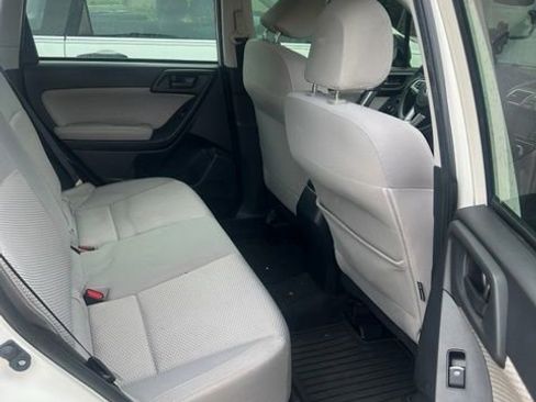 Used 2018 Subaru Forester 2.5i w/ Alloy Wheel Package AWD/4WD image 5