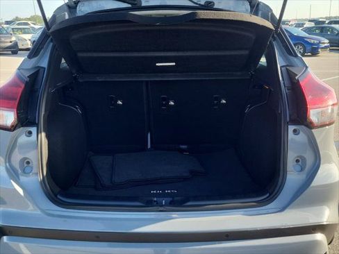 Used 2023 Nissan Kicks SR w/ SR Premium Package FWD image 19