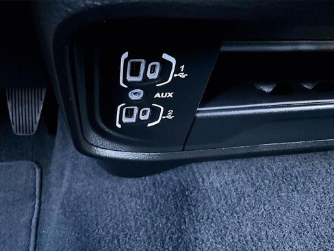 Used 2024 RAM 2500 Big Horn w/ Sport Appearance Package image 33