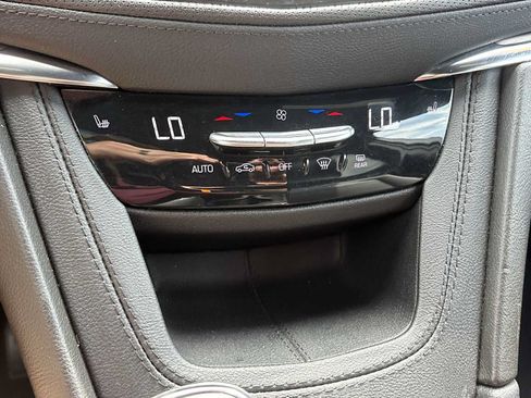 Used 2023 Cadillac XT5 Luxury AWD/4WD image 17