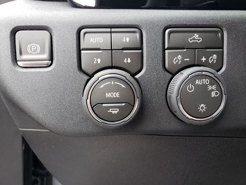 New 2026 Chevrolet Silverado 1500 LT AWD/4WD image 13