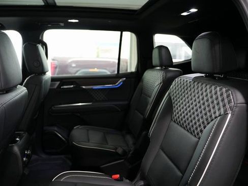 Used 2024 GMC Acadia Denali image 22