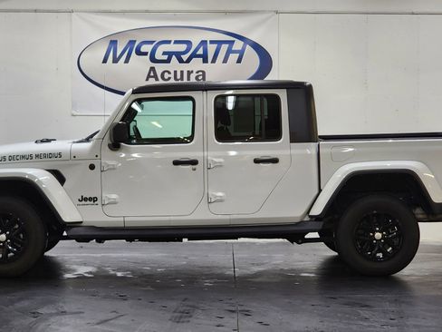 Used 2023 Jeep Gladiator Sport image 10