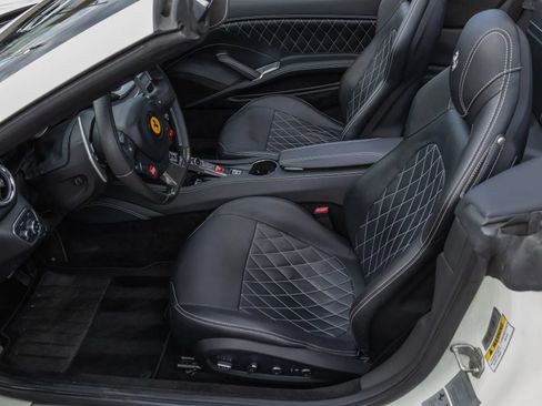 Used 2016 Ferrari California T RWD image 62