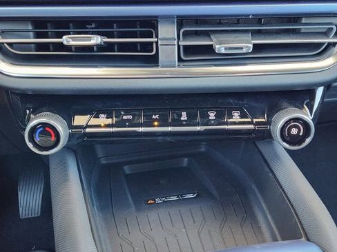 New 2026 Chevrolet Equinox EV LT image 39