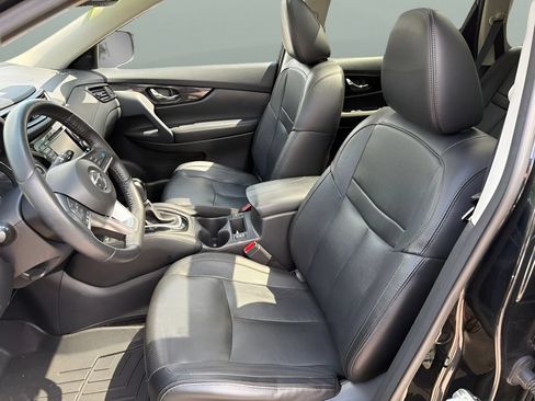 Used 2019 Nissan Rogue SL w/ Premium Package AWD/4WD image 9
