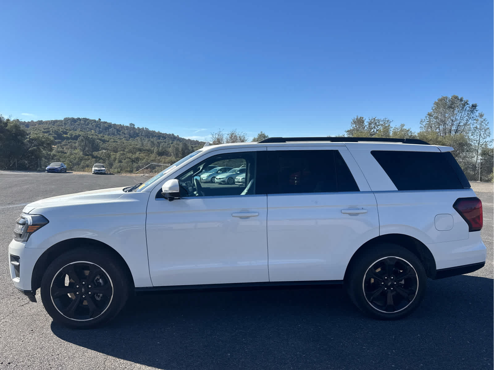 Used 2023 Ford Expedition Limited AWD/4WD image 8