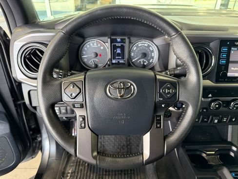 Used 2019 Toyota Tacoma TRD Sport w/ Technology Package RWD image 21