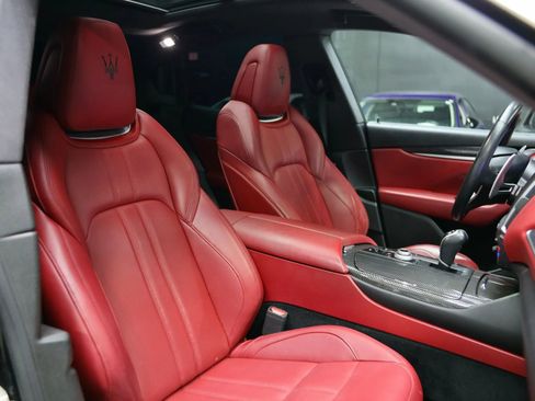 Used 2018 Maserati Levante S GranSport image 28