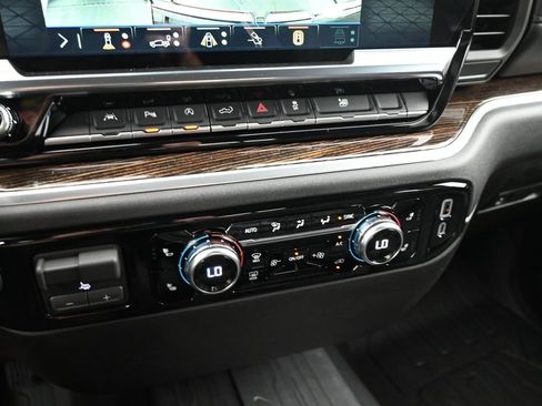 New 2026 GMC Sierra 1500 SLE w/ Preferred Package image 16