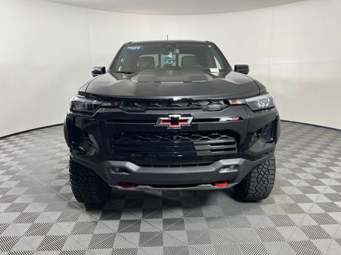 Used 2026 Chevrolet Colorado ZR2 w/ Technology Package AWD/4WD image 15