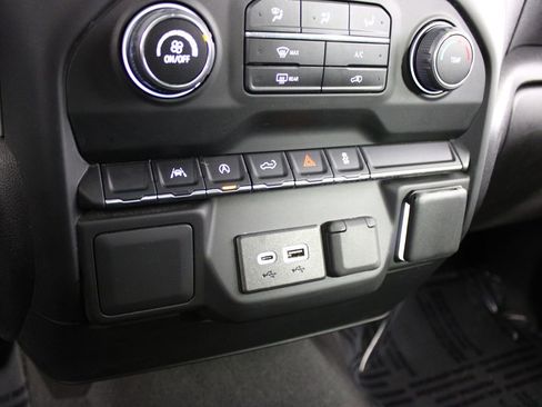 Used 2024 Chevrolet Silverado 1500 Custom image 11