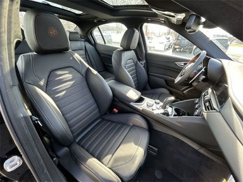 New 2025 Alfa Romeo Giulia AWD w/ Driving Assist Package image 15