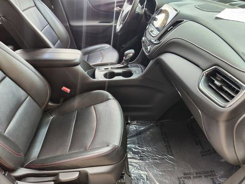 Used 2022 Chevrolet Equinox RS w/ RS Leather Package FWD image 16
