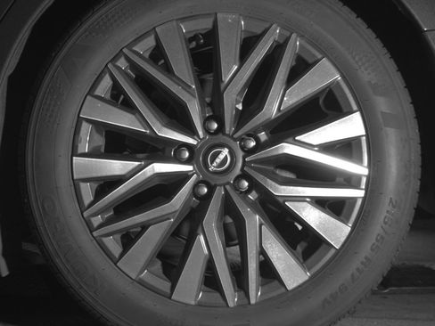 Used 2024 Nissan Altima 2.5 SV FWD image 13
