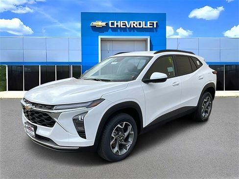 New 2026 Chevrolet Trax LT w/ Driver Confidence Package image 7