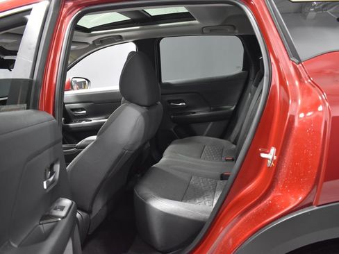 Certified 2025 Nissan Kicks SV w/ SV Premium Package image 30