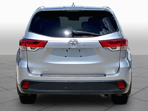 Used 2018 Toyota Highlander XLE FWD image 5