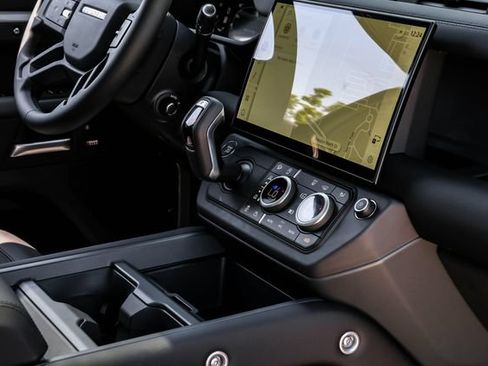 New 2026 Land Rover Defender 110 X-Dynamic SE AWD/4WD image 30