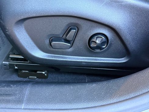 Used 2017 Jeep Compass Latitude w/ Popular Equipment Group AWD/4WD image 24