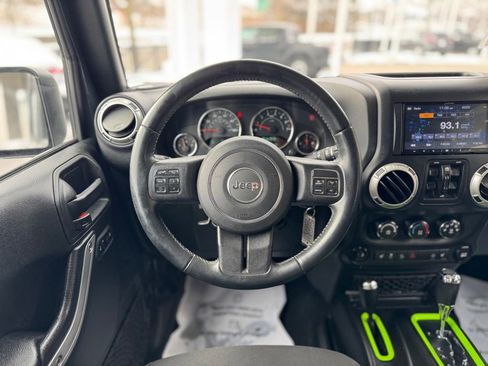 Used 2017 Jeep Wrangler Unlimited Sahara w/ Connectivity Group image 34