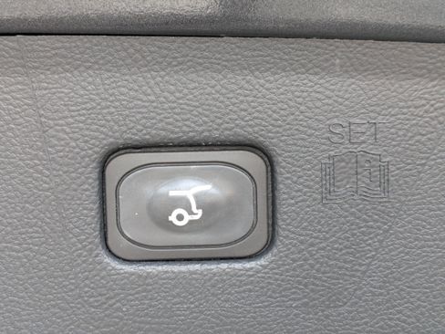 Used 2020 Ford Edge ST-Line image 12