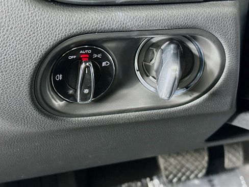 Used 2025 Porsche Macan image 10