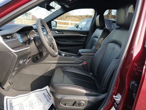 New 2025 Jeep Grand Cherokee Limited image 15