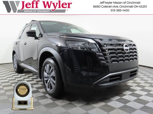 New 2026 Nissan Pathfinder SV image 1