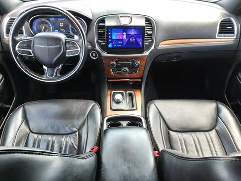 Used 2017 Chrysler 300 C Platinum AWD/4WD image 14