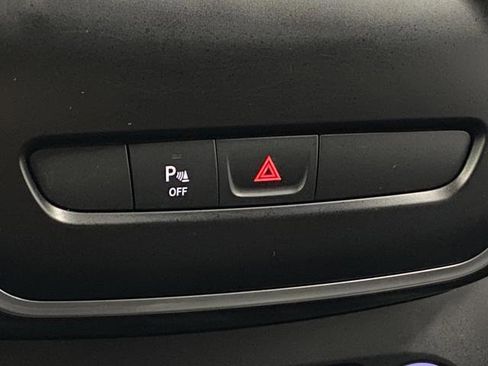 Used 2019 Jeep Cherokee Latitude Plus w/ Comfort/Convenience Group image 28