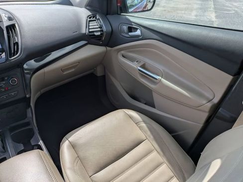 Used 2017 Ford Escape Titanium image 16