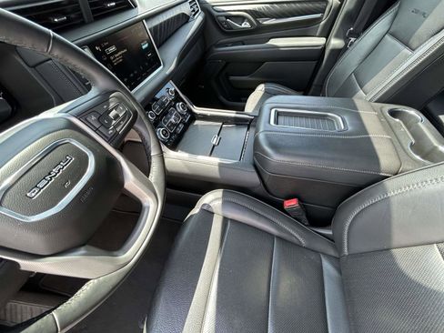 Used 2024 GMC Yukon Denali RWD image 10