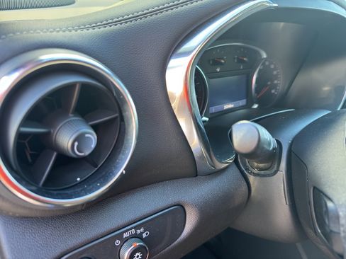 Used 2024 Chevrolet Blazer LT w/ Convenience Package image 11