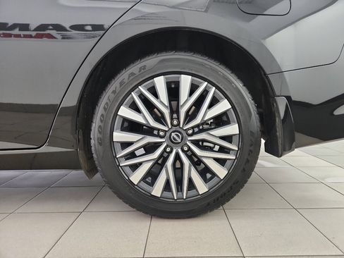 Used 2024 Nissan Altima 2.5 SV w/ SV Premium Package FWD image 34
