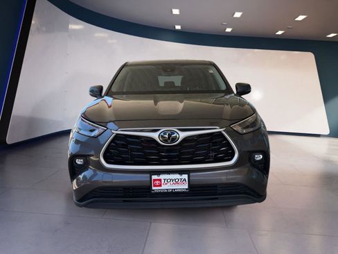 Used 2023 Toyota Highlander LE FWD image 8