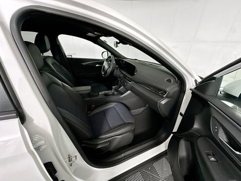 Used 2025 Buick Envista Preferred image 29