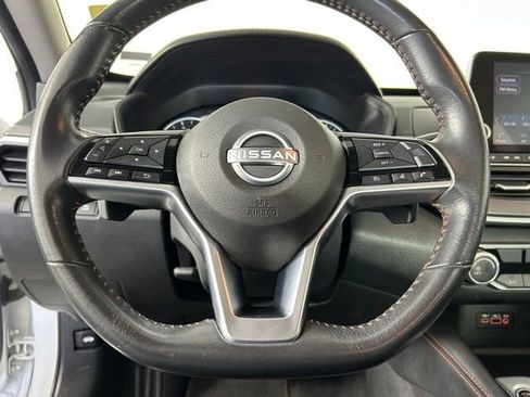 Used 2024 Nissan Altima 2.5 SR FWD image 19