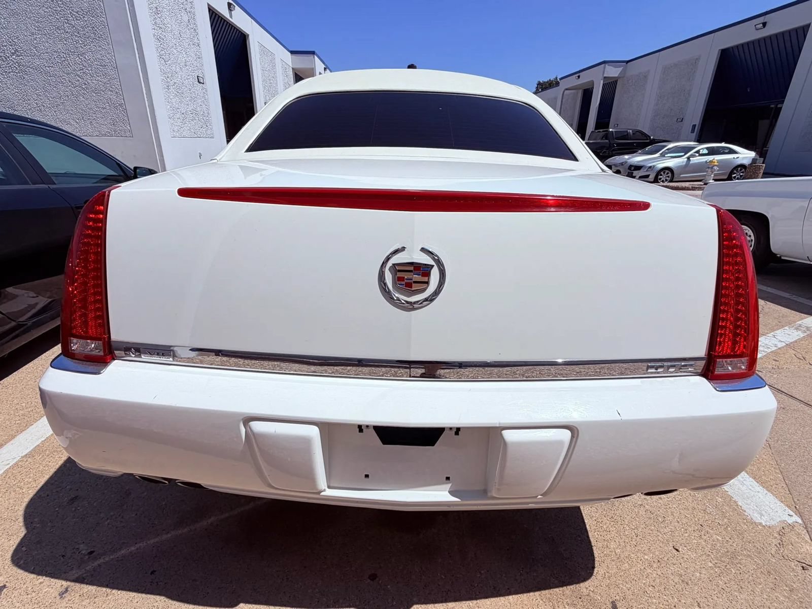 Used 2007 Cadillac DTS FWD image 3