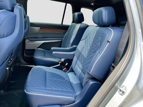 New 2026 Cadillac Vistiq Premium Luxury w/ LPO, Floor Liner Package AWD/4WD image 25