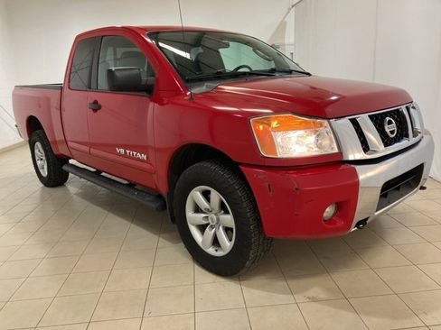 Used 2011 Nissan Titan SV w/ SV Value Truck Pkg image 7