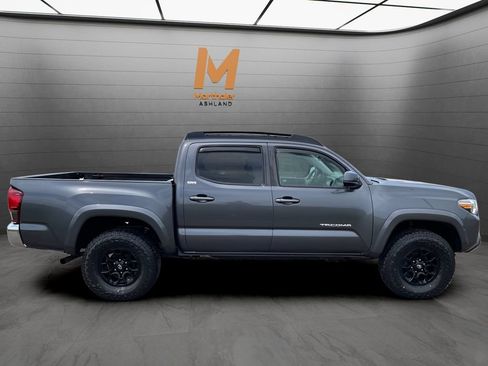 Used 2021 Toyota Tacoma SR5 AWD/4WD image 6