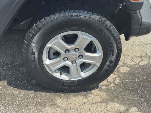 Used 2019 Jeep Wrangler Unlimited Sport S AWD/4WD image 9